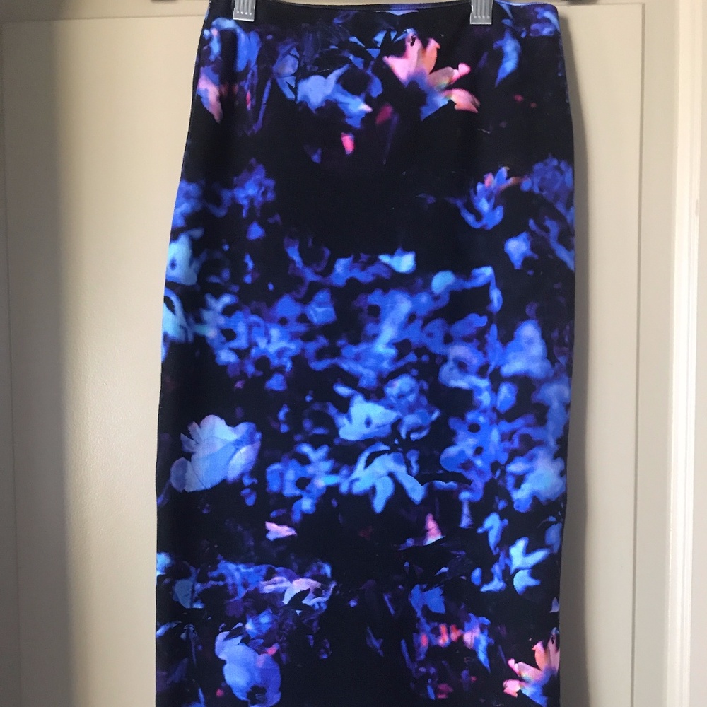 NWT MCQ ALEXANDER MCQUEEN CONTOUR SKIRT SZ XS - GORGEOUS PATTERN