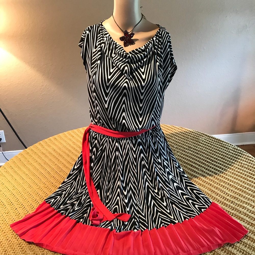 **HOST PICK**Studio I dress M