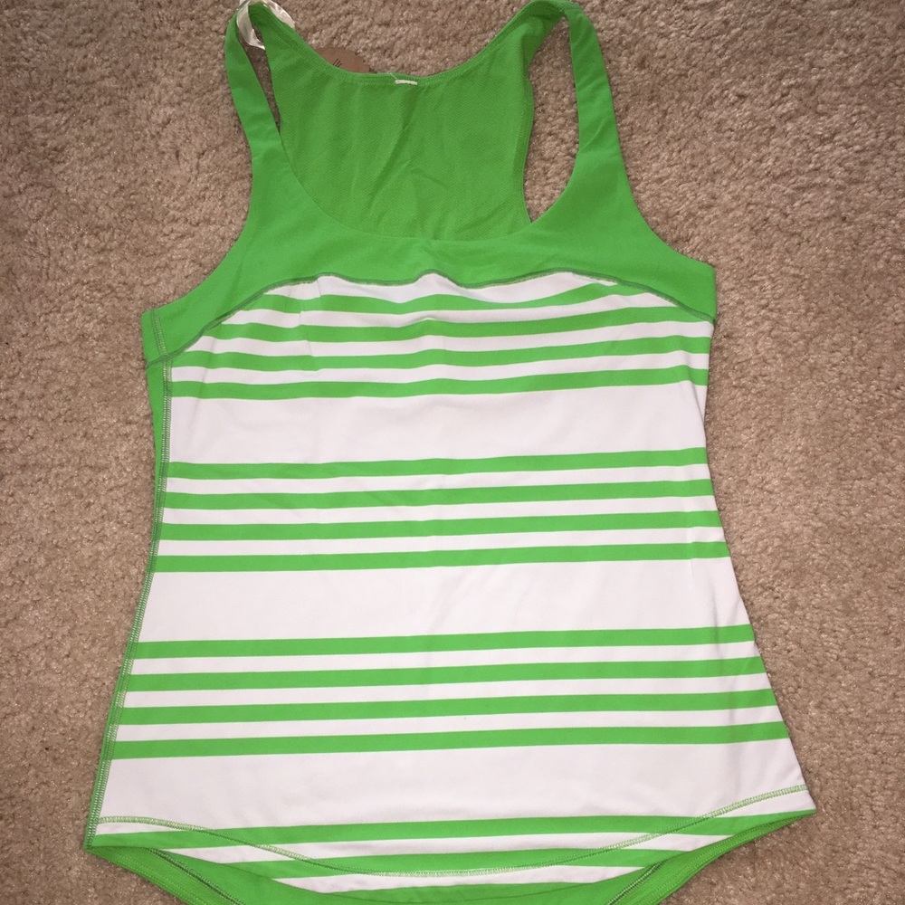 Lululemon tank size 4/6