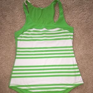 Lululemon tank size 4/6
