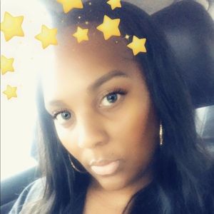 Meet your Posher, Crystal