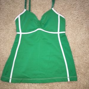 Lululemon tank size 2/4