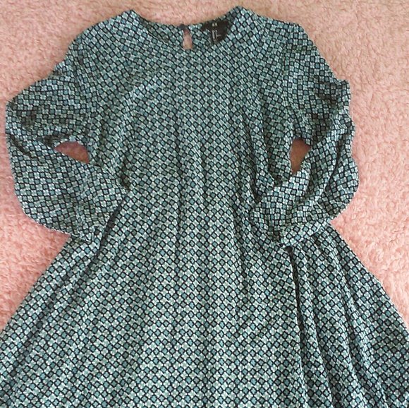 H&M Dresses & Skirts - H&M 3/4 sleeve dress