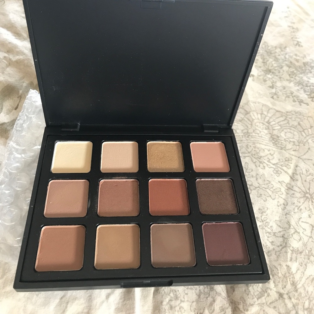 Morphe 12NB eyeshadow palette