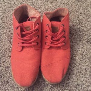 Toms pink laced sneakers