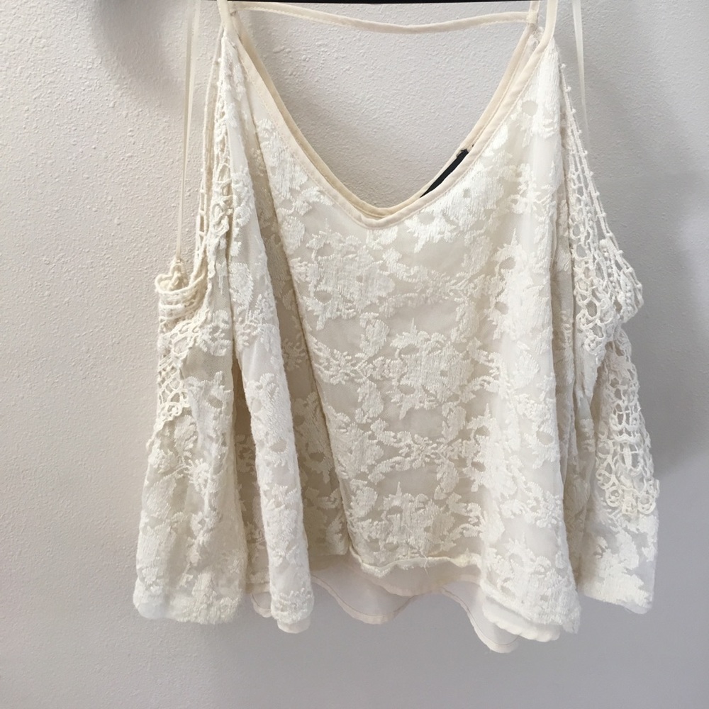 Flowy top! Makes for a super cute blouse