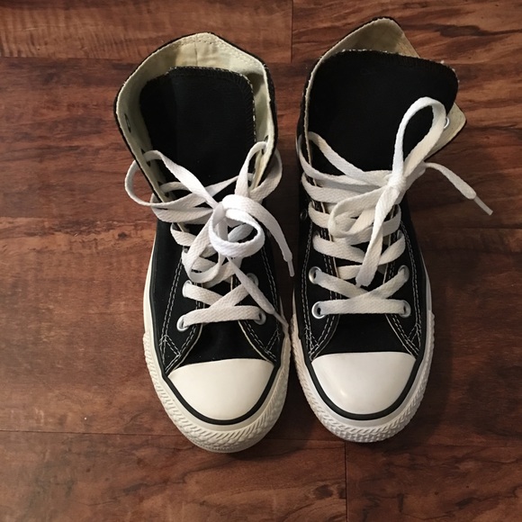 Converse Shoes - NWOT Converse Hi Tops 👟