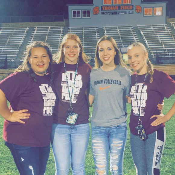 Meet your Posher, Tiffany - Picture 1 of 1