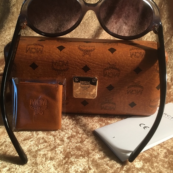 MCM ROUND SILVER AND BLACK WOMEN´S SUNGLASSES