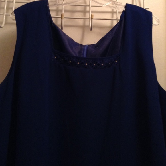 Dress - Picture 3 of 9