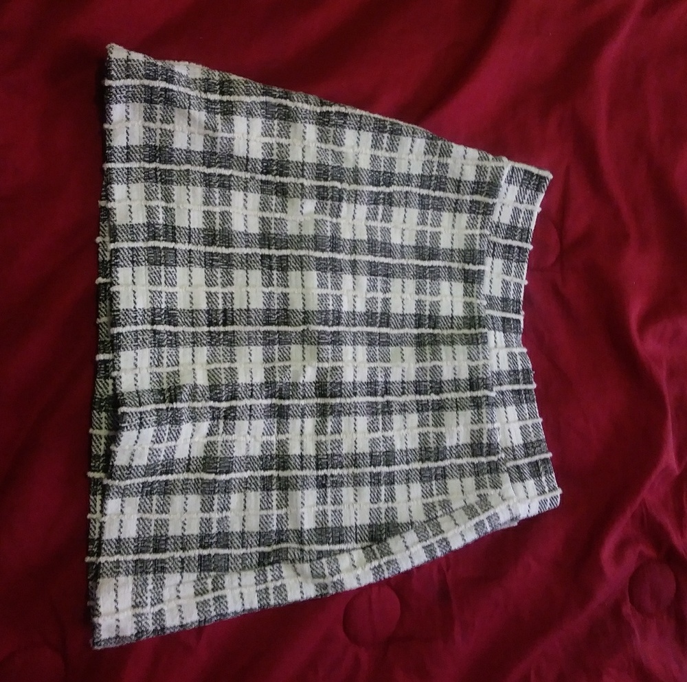 dont buy Black and white plaid mini skirt
