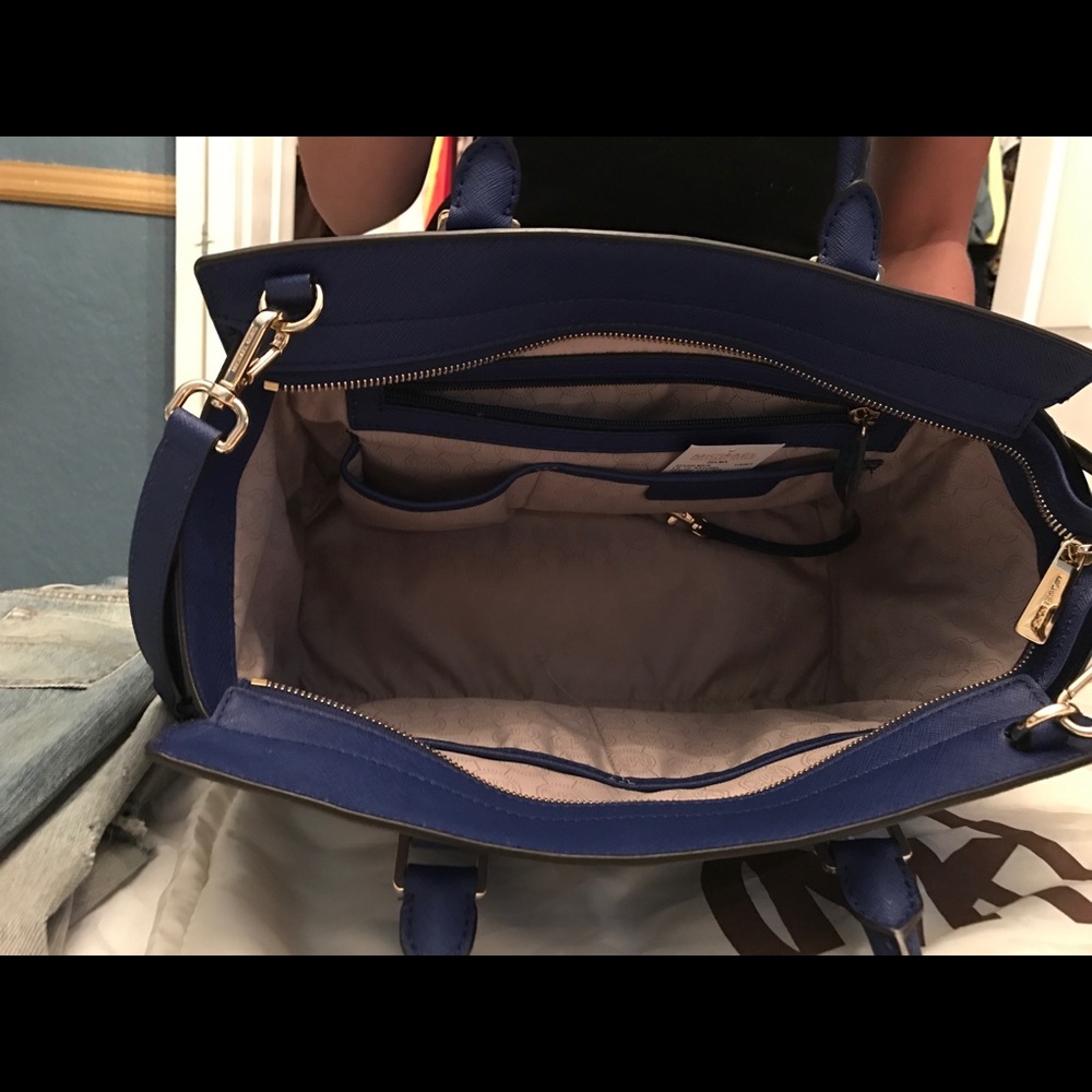 Michael Kors purse - Picture 3 of 3