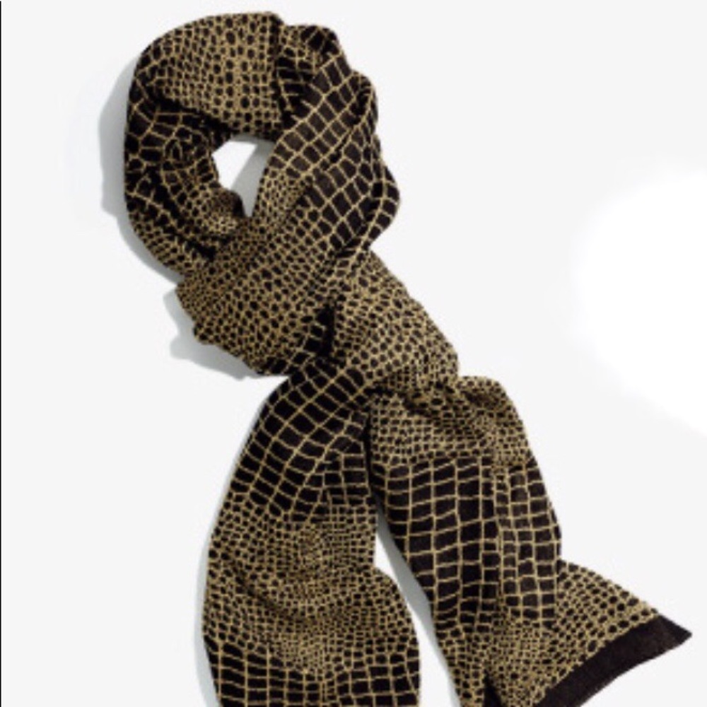 Estee Lauder Gift (Scarf and Makeup bag)