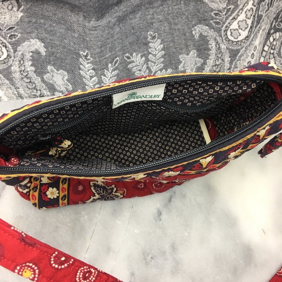 VINTAGE:: Red Floral Vera Bradley bag - Picture 4 of 5