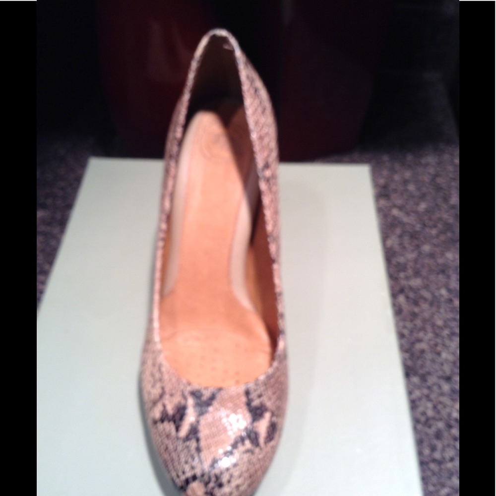 EUC Snake print heels