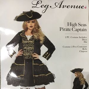 Leg Avenue Pirate Costume