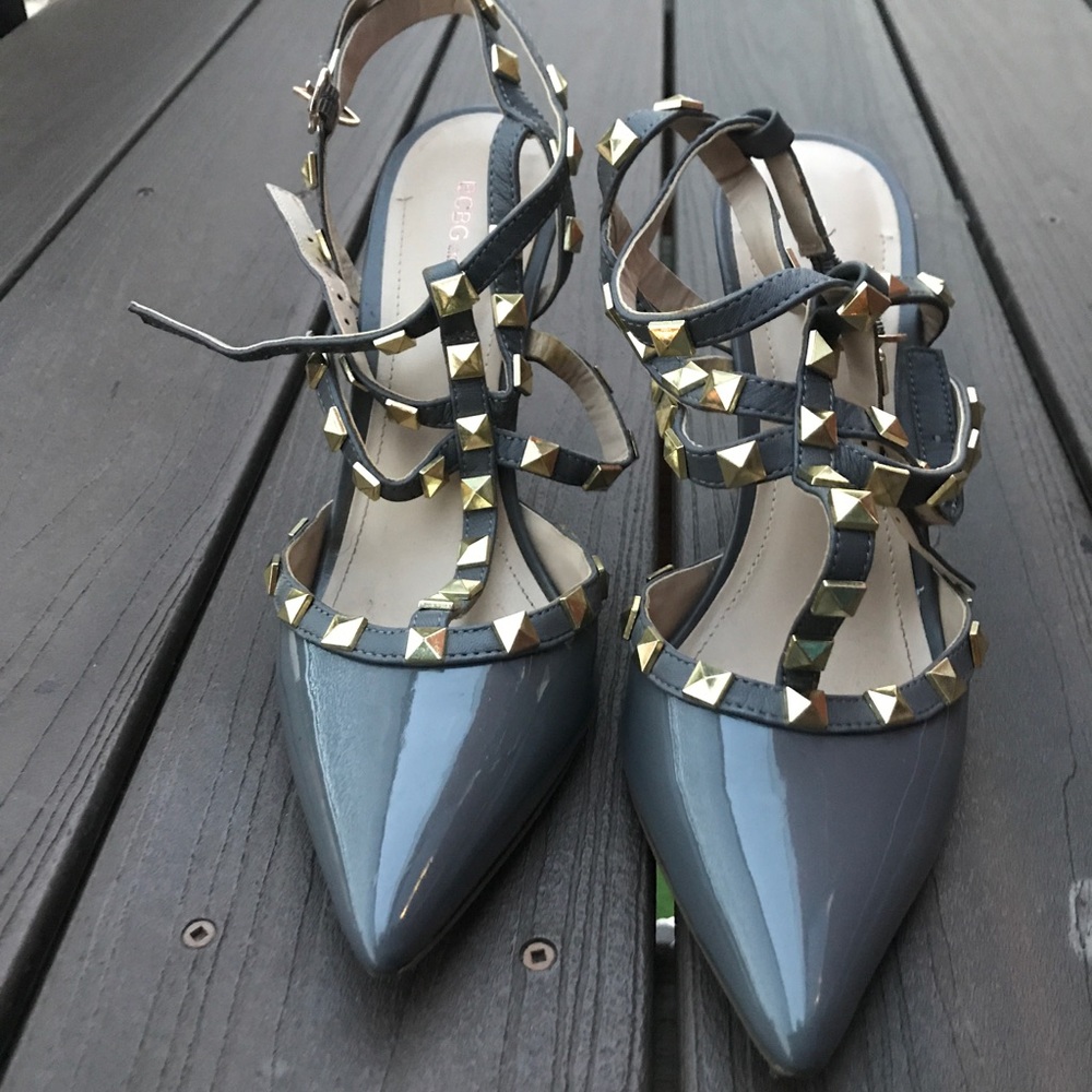 🔥SALE🔥 Grey Rockstud BCBGeneration Heels