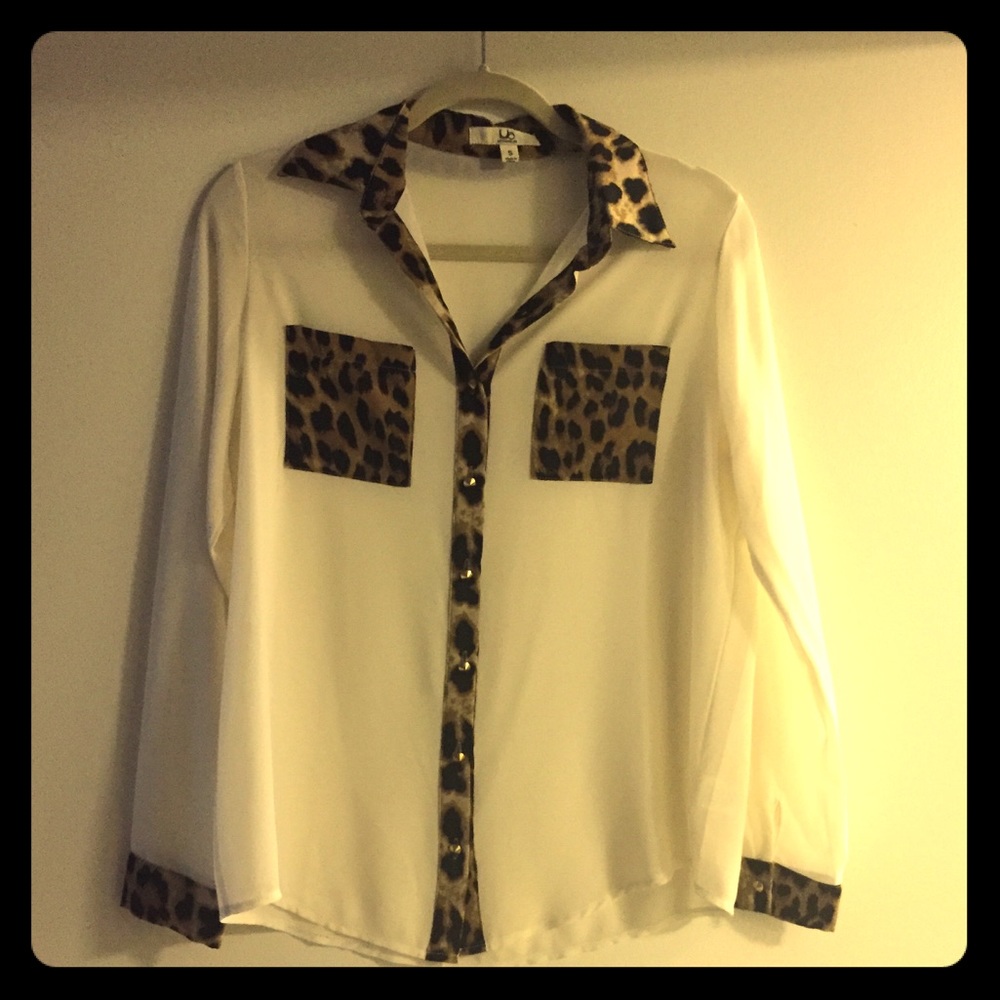 Leopard print white blouse