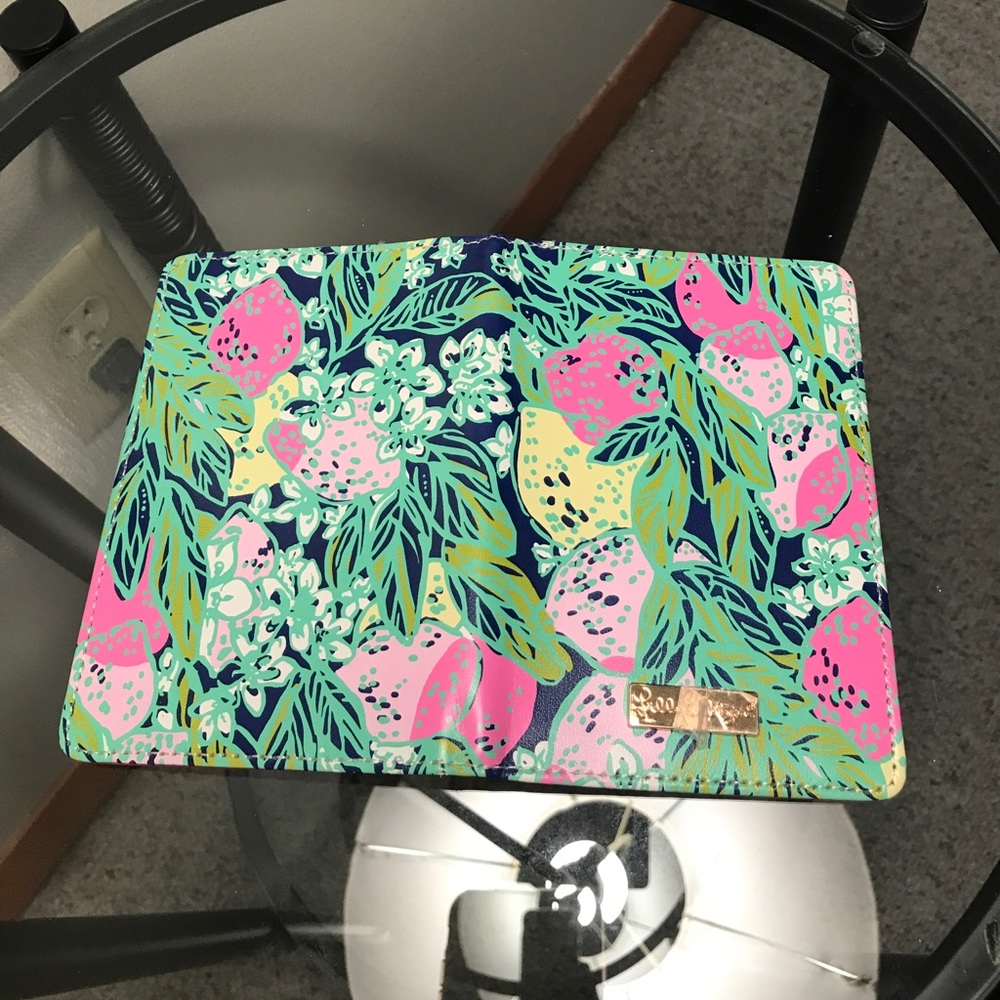 Lilly Pulitzer Passport Holder!