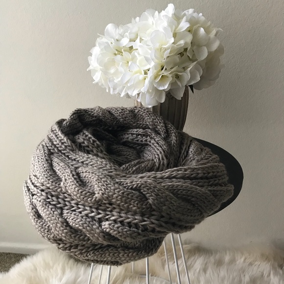 Accessories - 💧LAST/1💧Olive Chunky Scarf