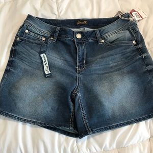 Size 14 Seven Jean Shorts NWT