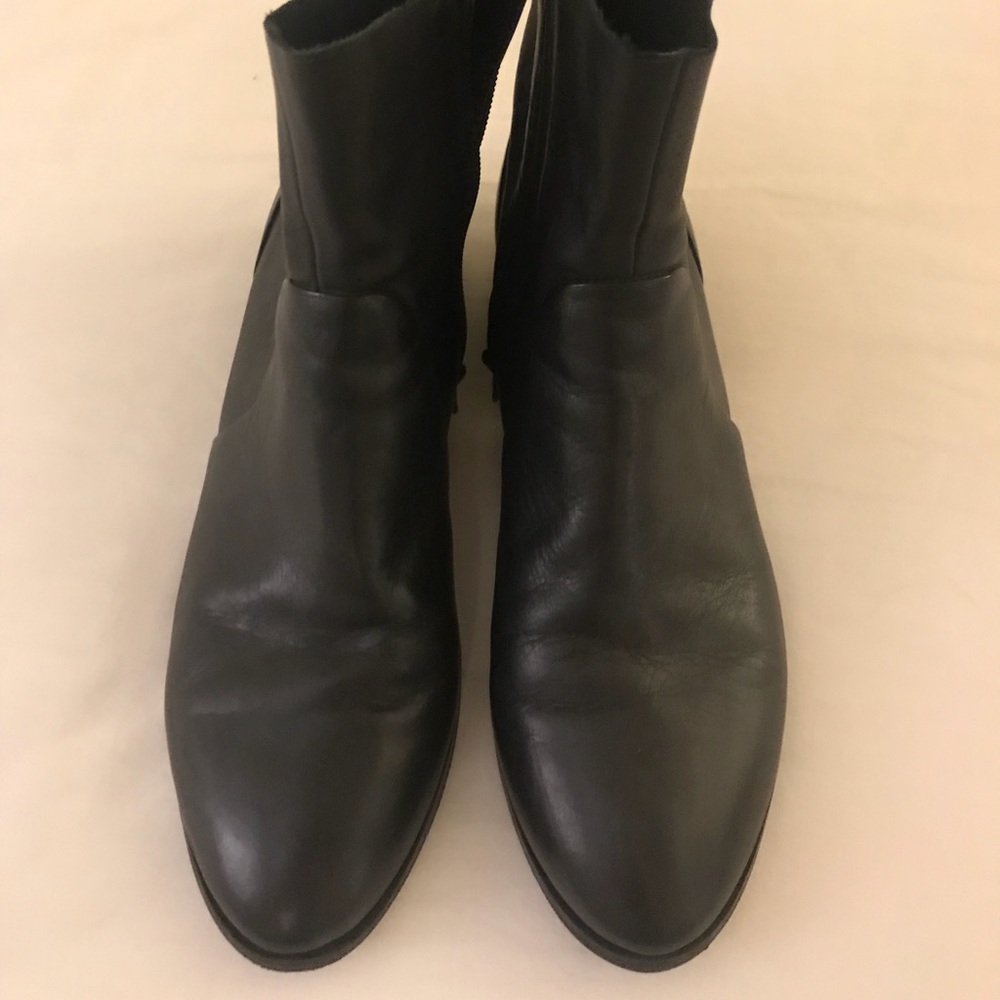 ALDO black boots perfect for fall. Size 9 women
