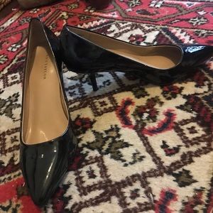 Ann Taylor black pumps