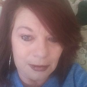 Meet your Posher, Lora