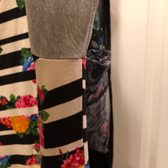 LuLaRoe Julia “THE Julia” 3XL Striped Floral NWT - Picture 4 of 5