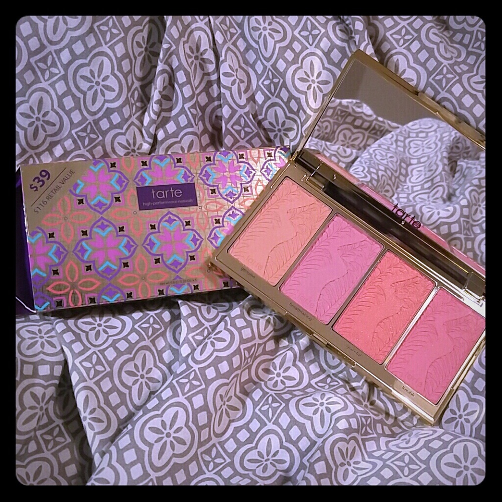 Blush Bliss Holiday Palette