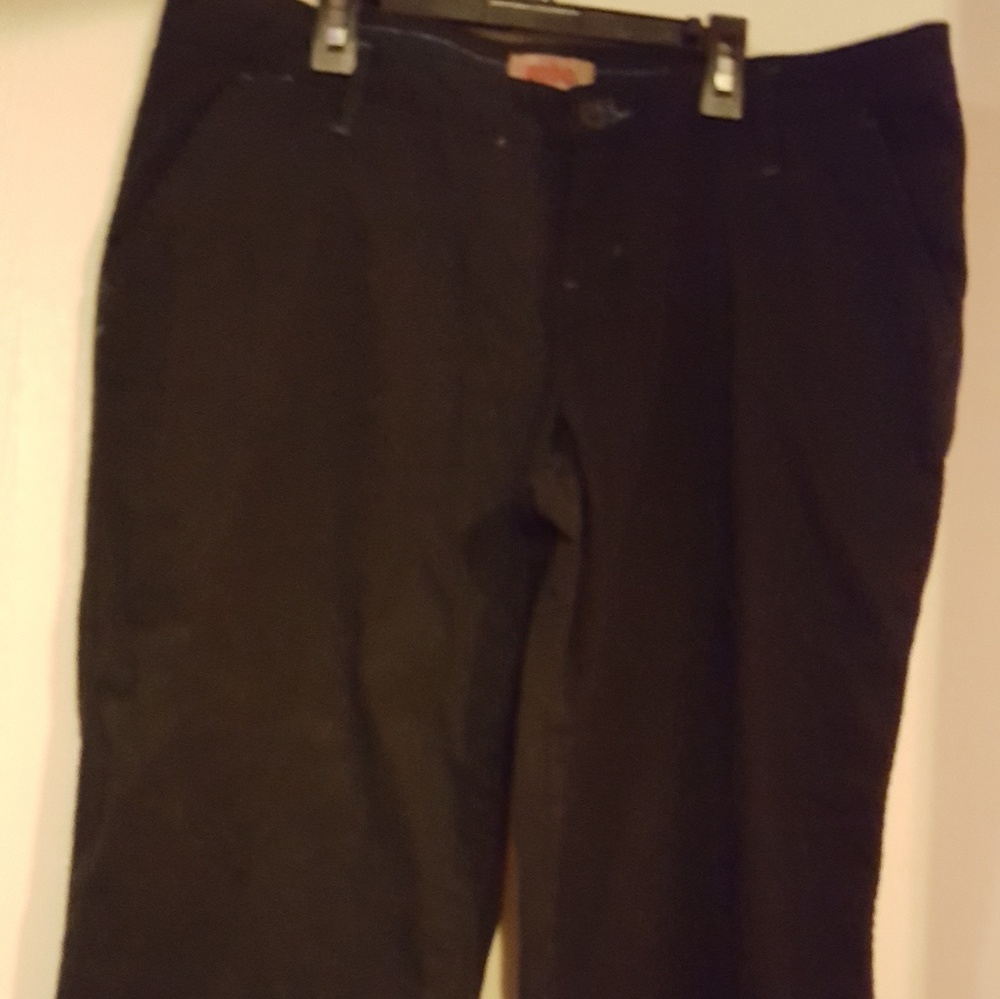 black capris