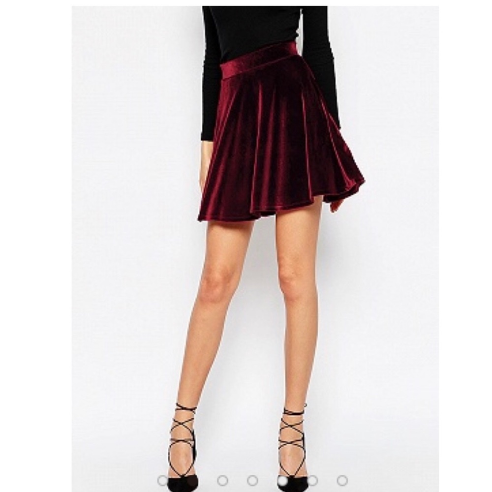 🆕 Velvet Fit & Flare Skirt ✨HP✨