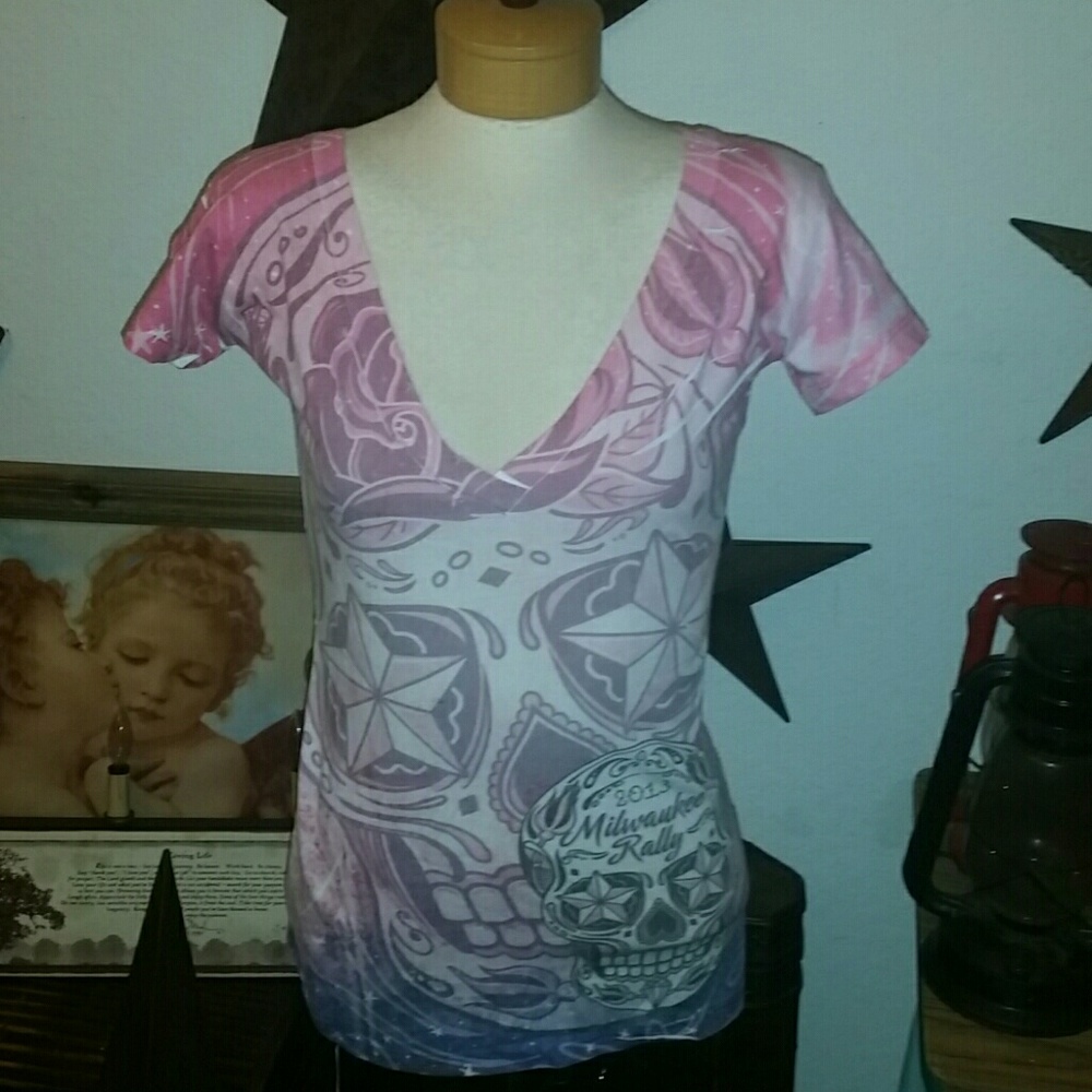 Juniors Hot Leathers Vneck Tee