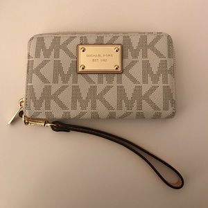 Michael Kors Wristlet