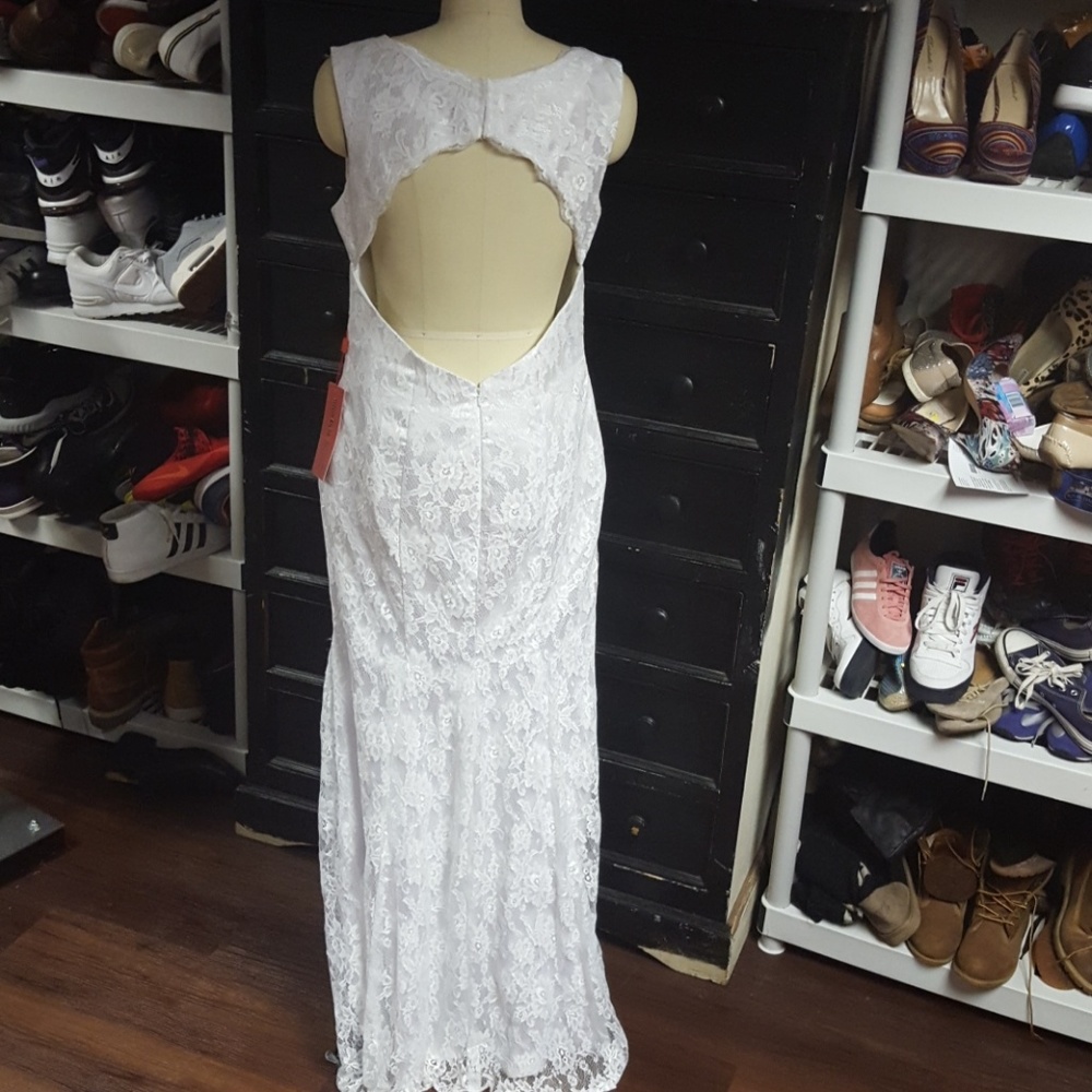 Formal Dress - Picture 2 of 6