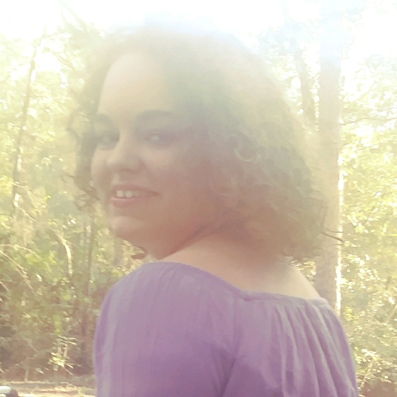 Meet your Posher, Haley - Picture 1 of 1