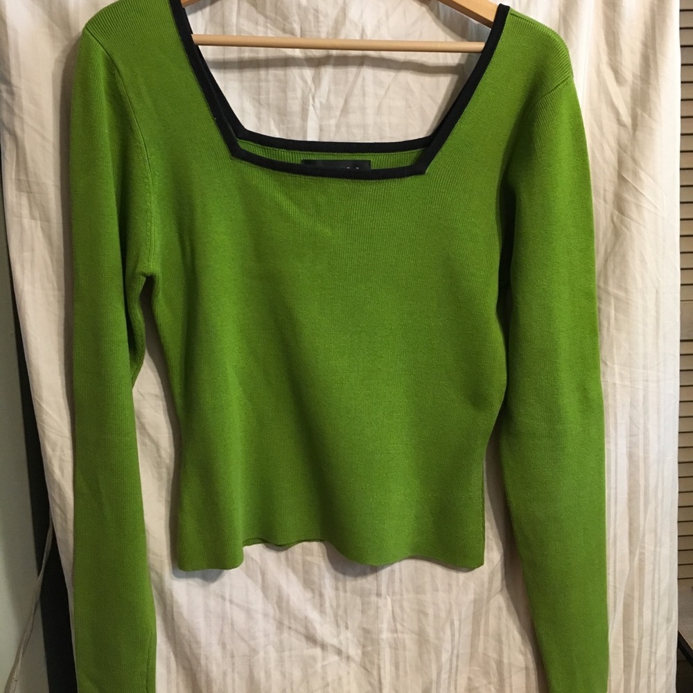Square neck blue trim sweater
