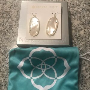Kendra Scott Elle Drop Earrings (Gold)