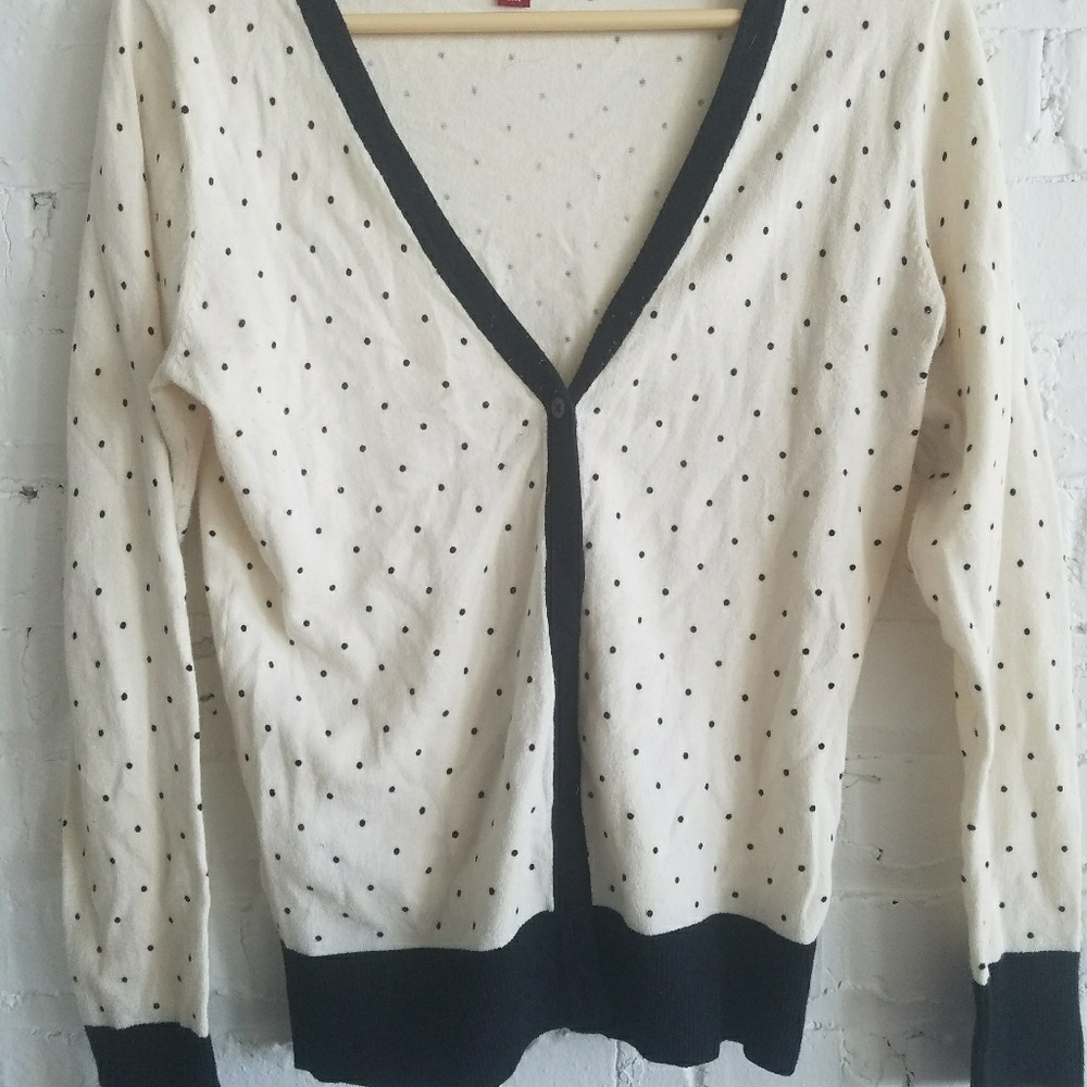 ⭐️  Black and Cream Polka Dot Sweater