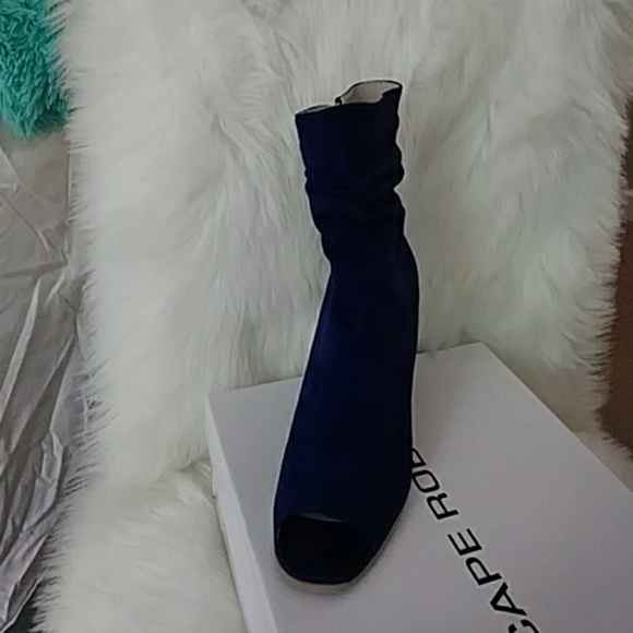 Shoes - Picture 3 of 3