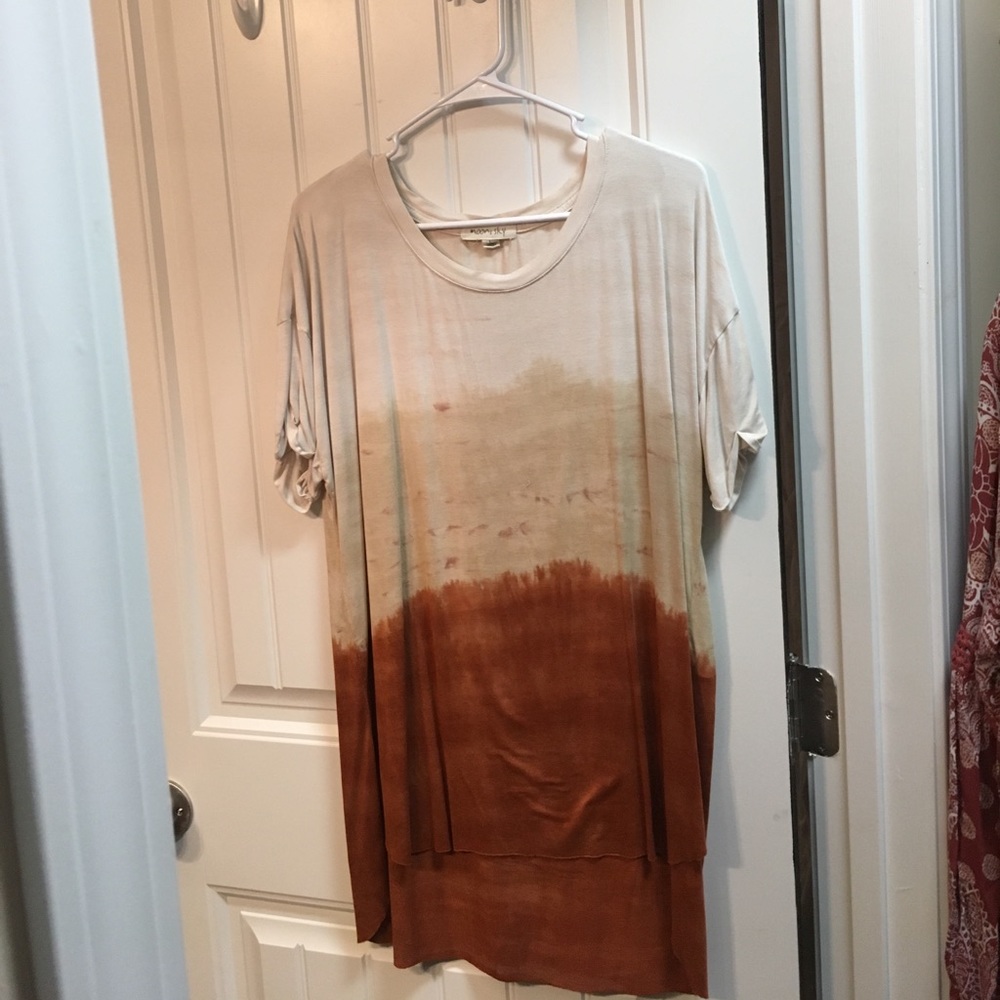Hi-lo flowy shirt
