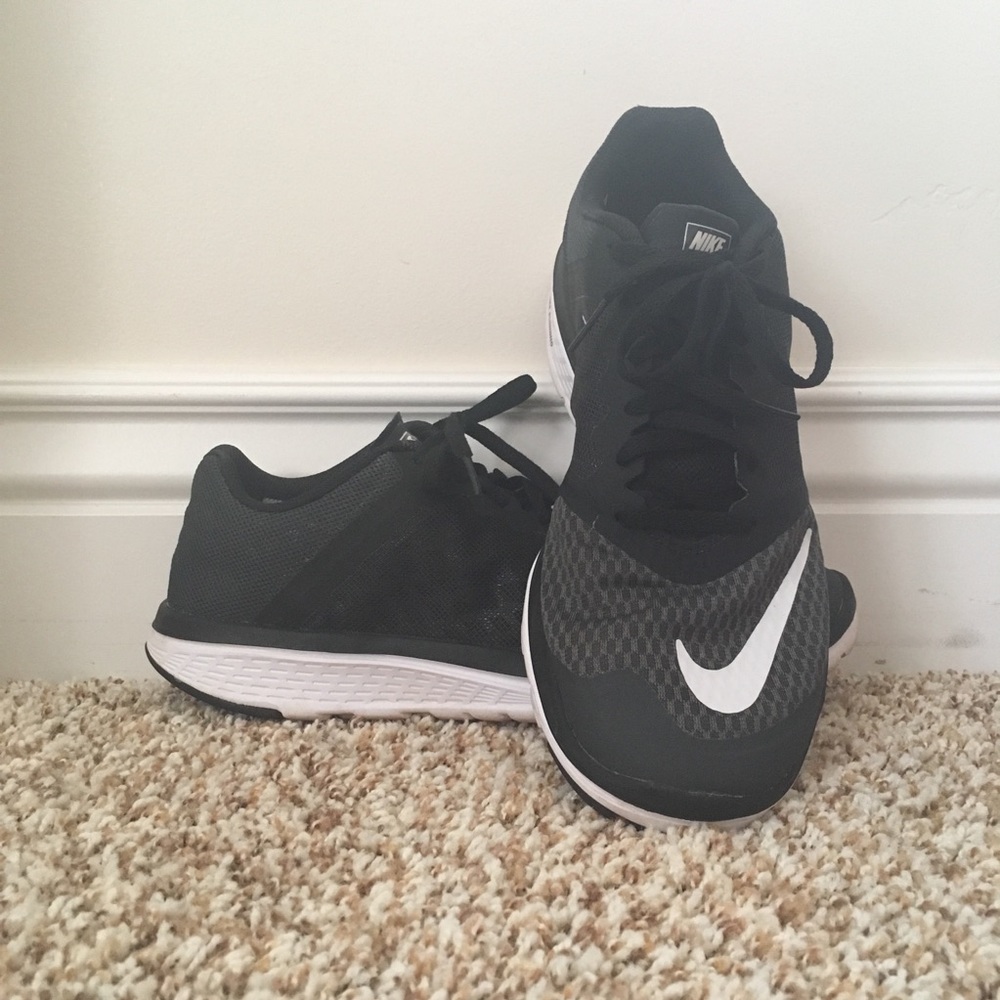 Nike FS Lite Run 3 Sneakers