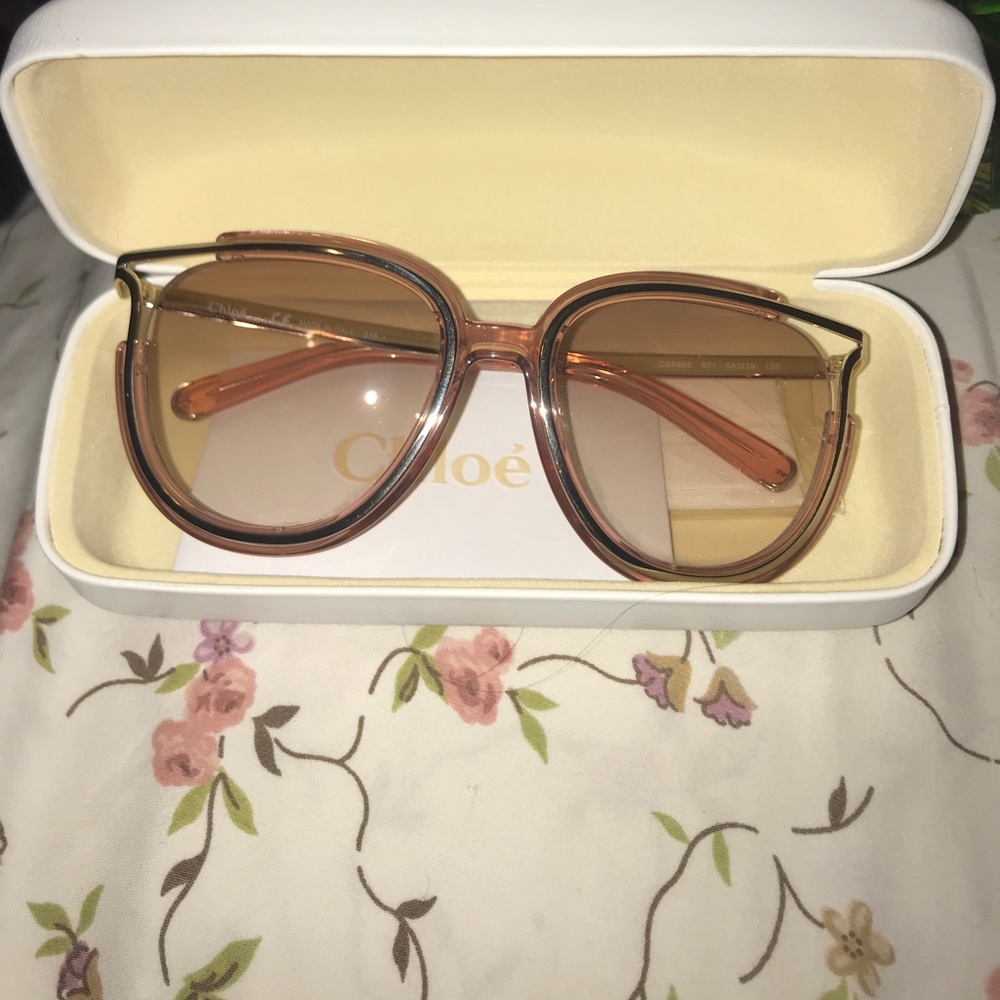 CHLOE CE688S sunglasses with certificate and case