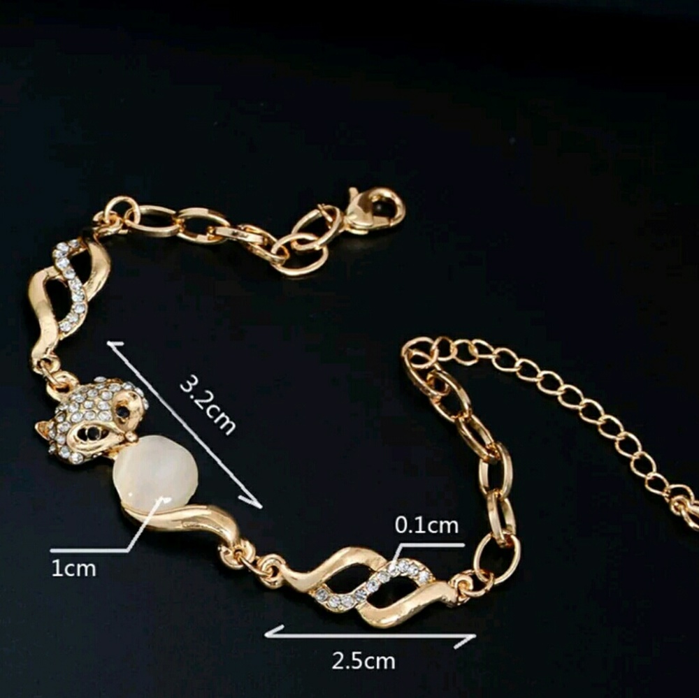 Only ONE LEFT / Cute Fox Bracelet - Picture 4 of 4