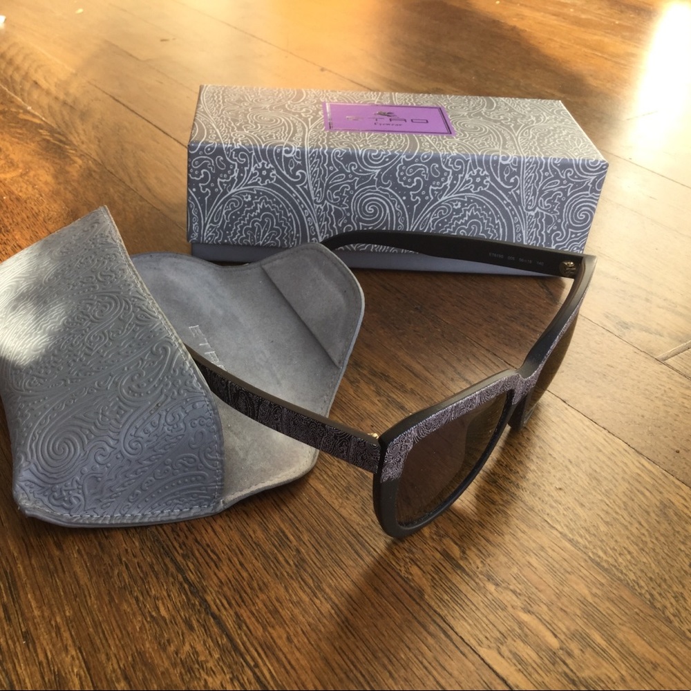 Sunglasses - Picture 2 of 5