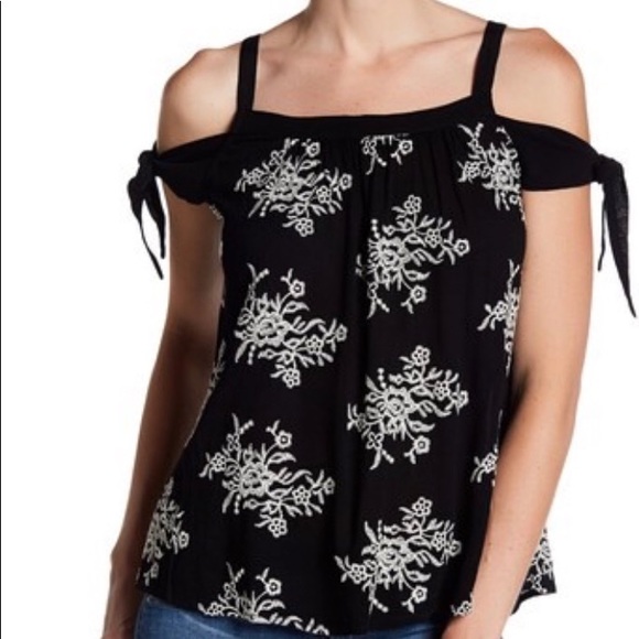 Bobeau Cold Shoulder Blouse - Picture 2 of 3