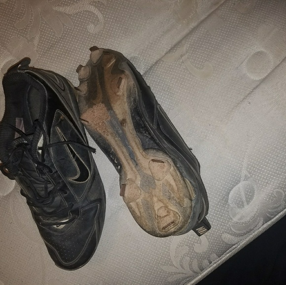 Men's Nike size 12 metal baseball cleats - Picture 2 of 2