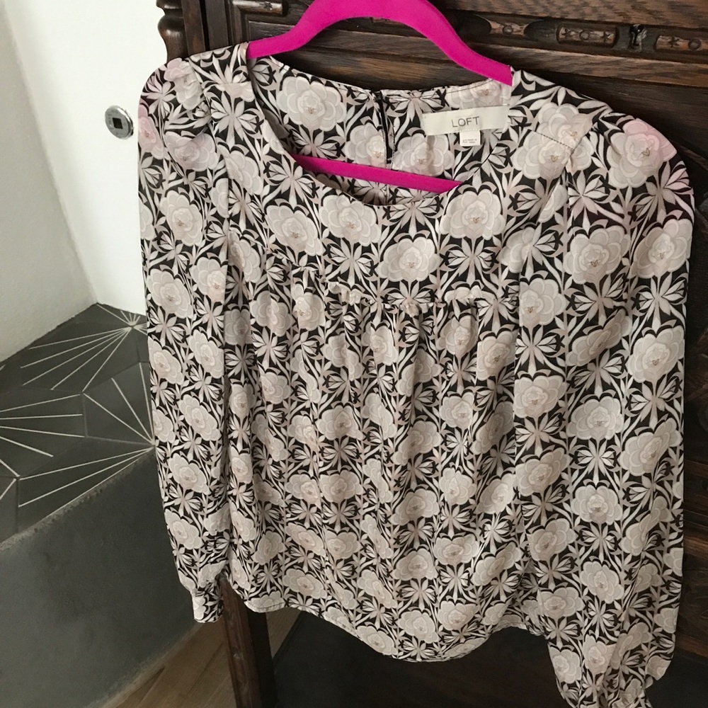 LOFT semi sheer xs Blouse