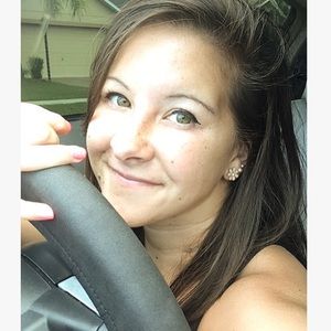 Meet your Posher, Casey