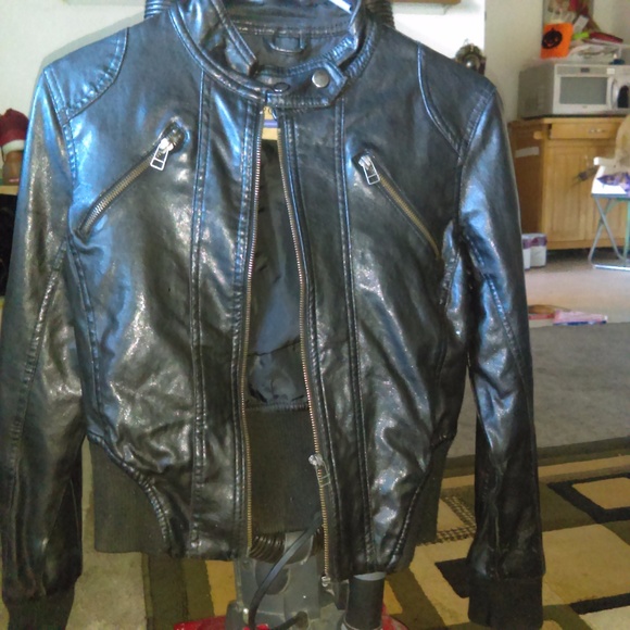 jackets - Picture 2 of 3